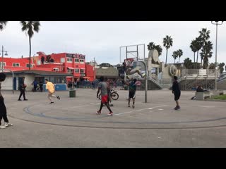Aj lapray nerds dunk on hoopers at venice beach!! (11 12 2018)