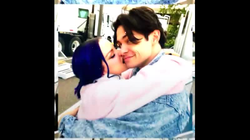Dove cameron x thomas doherty