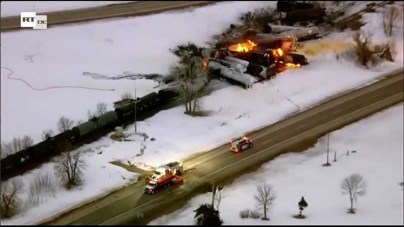Live aus minnesota mit ethanol beladener zug entgleist – stadt evakuiert, feuerwehr im einsatz