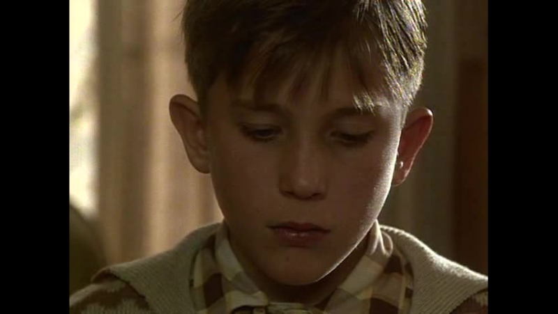 Рогатка / выстрел из рогатки [000001079] порка в кино