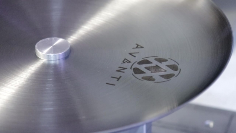 Рисуем логотип avanti на тарелке