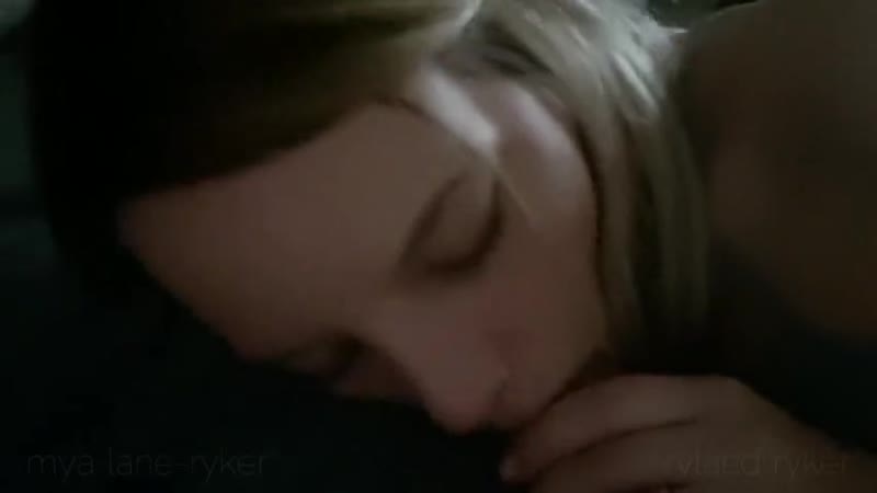 Krasivyiy minet ot vernoy devushki konchaetsya spermoy v pilotke mp4