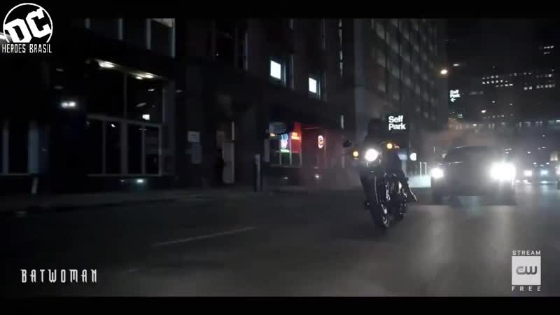 Batwoman o vilão hush chega em gotham na promo do episódio 1x18 a secret kept from all