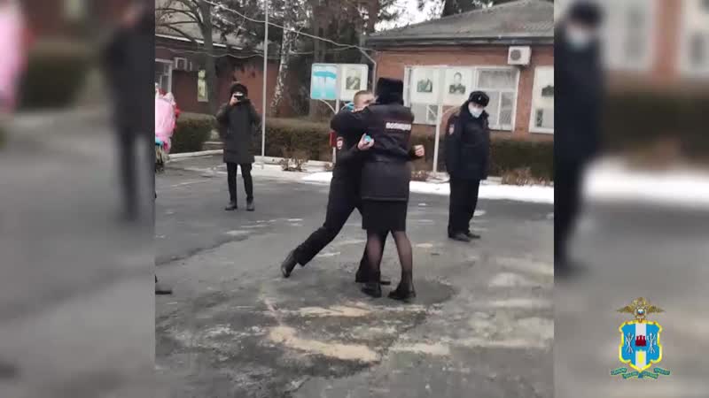 В семикаракорске младший лейтенант полиции сделал предложение избраннице в ее первое дежурство