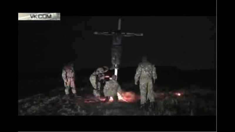 ✔ особое мнение в сети появилось фейковое видео "казни" ополченца бойцами «азова»