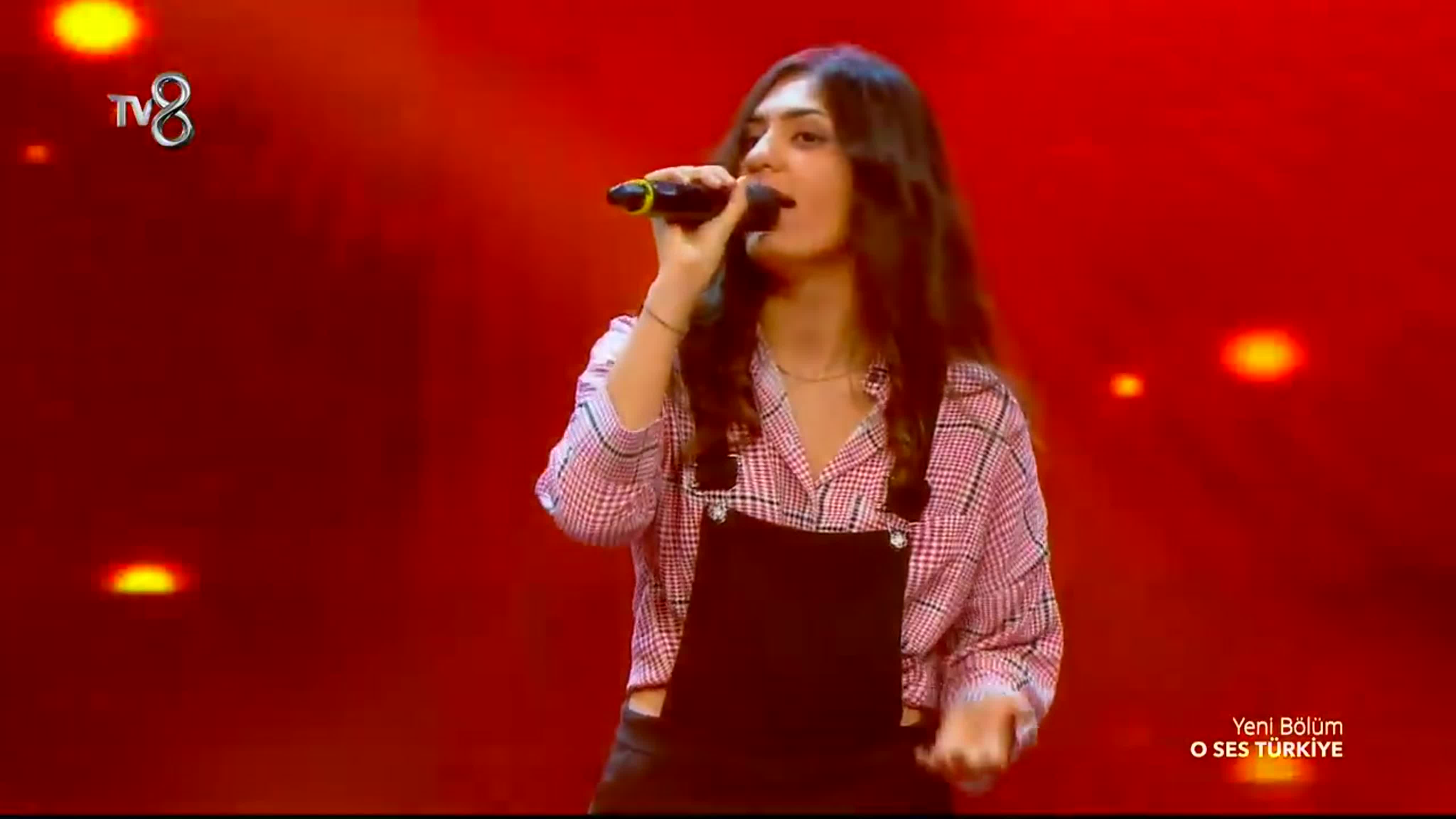 Merve uyanık evlerinin önü boyalı direk (o ses türkiye ) watch online