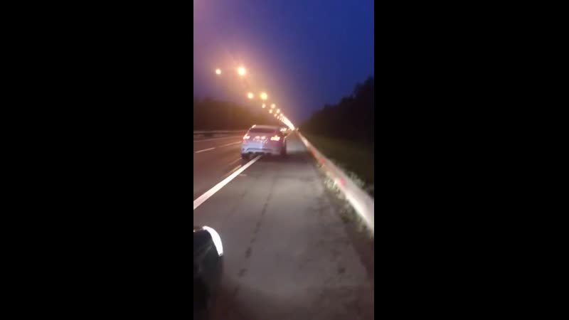 Южане разбушевались на каде и устроили махало откусили ухо, разбили бровь и помяли машины же