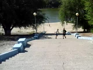 06 08 2020г тренироа ориентировщиков на центральной лестнице городского пляжа