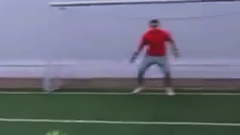 Нечай ловит мяч