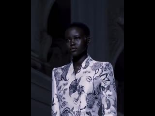 Givenchy adut akech