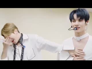 Alices rightnow at victon chest revealling