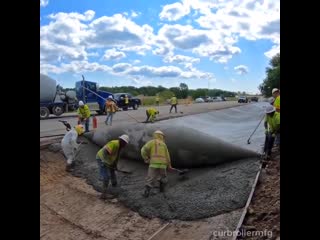 Бетонный роликовый транспортёр в действии