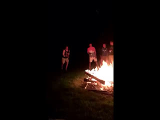 Не удачно прыгнул через костёр