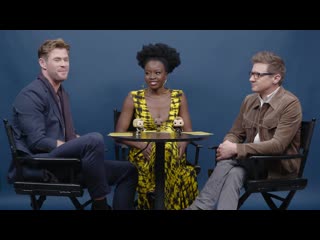 Chris hemsworth, jeremy renner, danai gurira answer “avengers” fan questions vanity fair