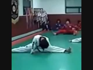 A perfect split from lil baby kookoo omg the golden talent in his dna jungkook @bts twt