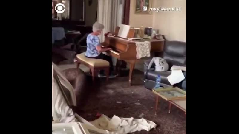 After the explosion that rocked beirut, this 79 year old grandmother played on her 60 year old piano