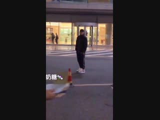 [fancam] 181202 beijing airport