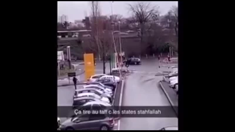 В пригороде парижа неадекват напал с ножом на прохожих