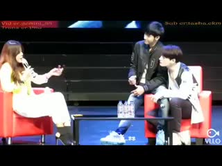 Парни отвечают на вопросы)