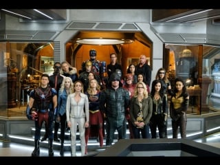 Dctv crisis on earth x crossover full trailer the flash, arrow, supergirl, dcs legends (hd)