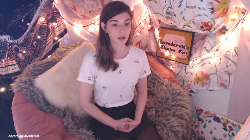Нищеброды ушли стримерша invadervie начала терять подписчиков и раскаялась за свои резкие высказывания о зрителях
