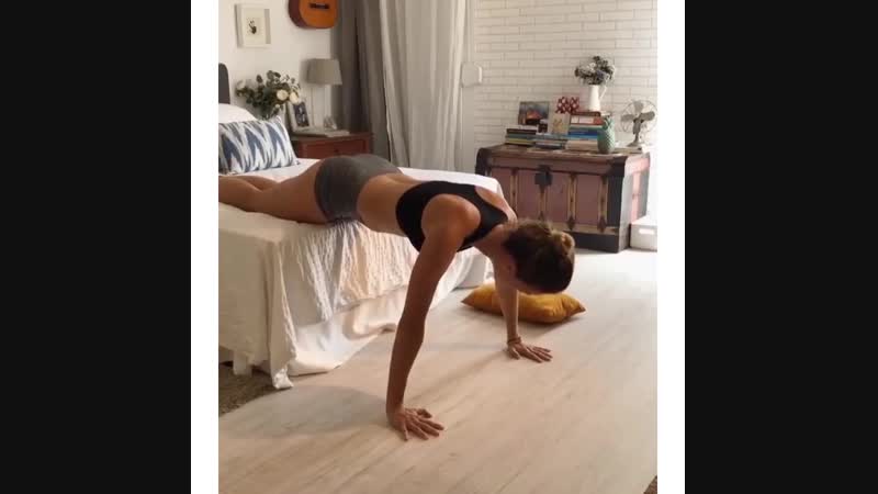 0% жирности тренироа возле кровати