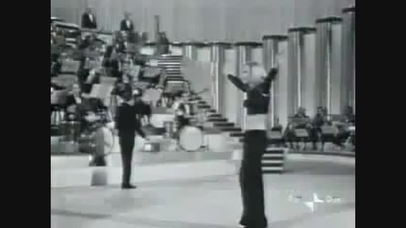 Alberto sordi raffaella carra tuca tuca