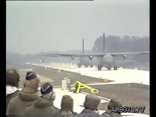 Transall c 160 usaf c 130 hercules landing on a highway!