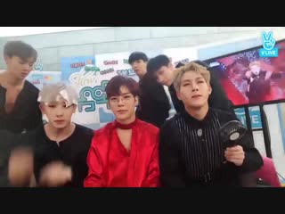 Shownu literally pushed the sofa effortlessly while 4 members are sitting on it and they all acted like its a normal thing