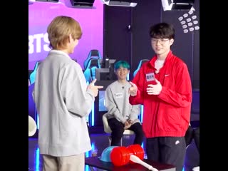 The members complaining about taehyung flirting with faker and saying it’s not a date