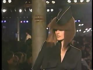 Alexander mcqueen for givenchy fall 1997 fashion show