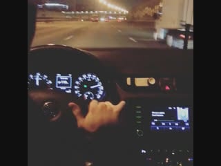 Руль с кайфом держит