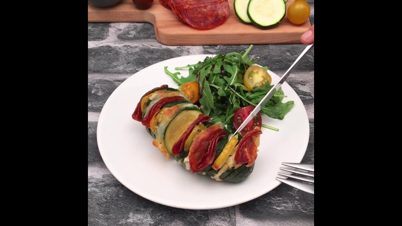 Цукини с моцареллой и помидорками