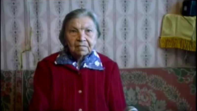 Бабка сидит и смотрит (антонина ивановна)