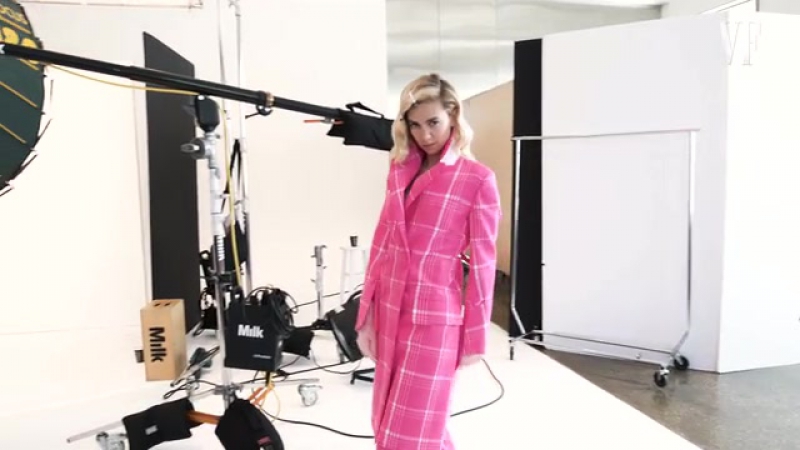 Kirby porn video – Vanessa kirby takes the crown