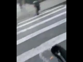 Woman brazenly opens the door of nypd vehicle, releasing handcuffed prisoner