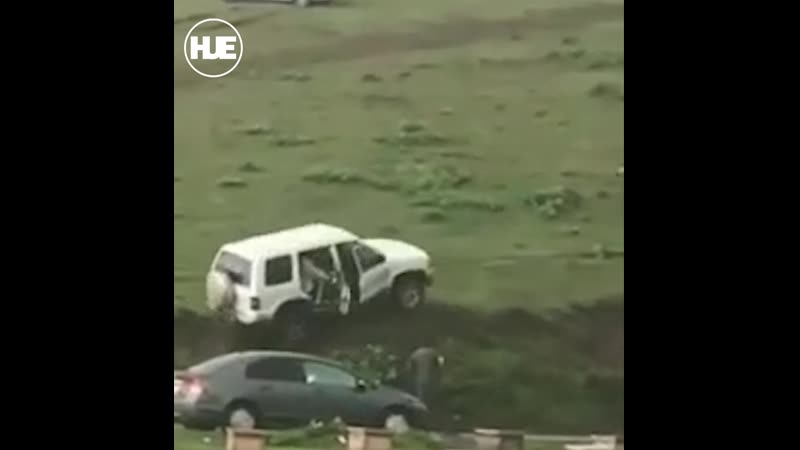 Неудачный подъем машины на склон или как не стоит делать