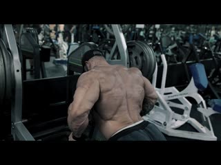 Chris bumstead & iain valliere train back