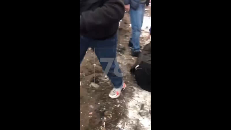 Школьники из болота петра толпой избили первокурсника и украли шапку