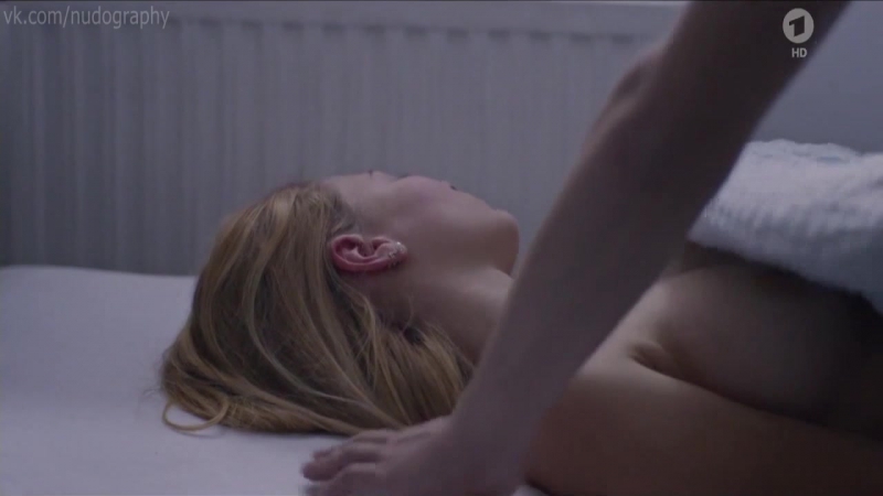 Александра шмидт (alexandra schmidt) голая в фильме "агония" (agonie, 2016, дэвид клэй диас)