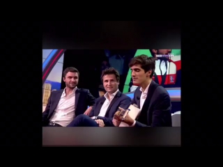 Even while pierre hugues herbert lost his voice he sang and played his acoustic guitar during the show