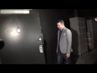 Selena gomez wears sexy number to the nice guy club with her gal pals