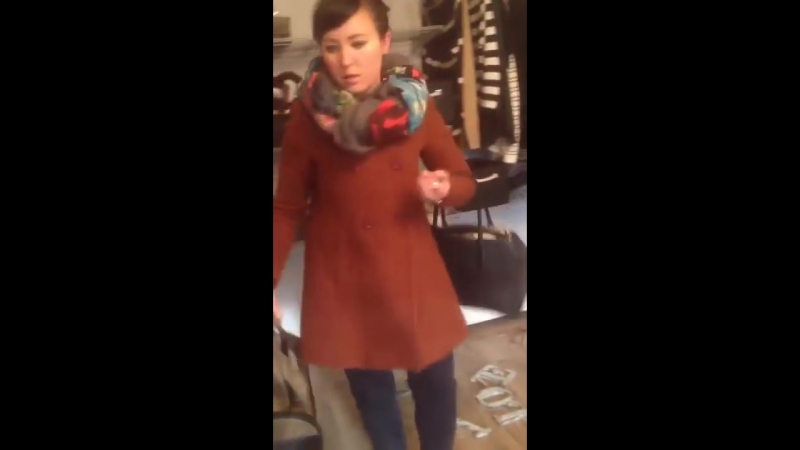 Жена изменила мужу и попросила помочь вынести чемоданы