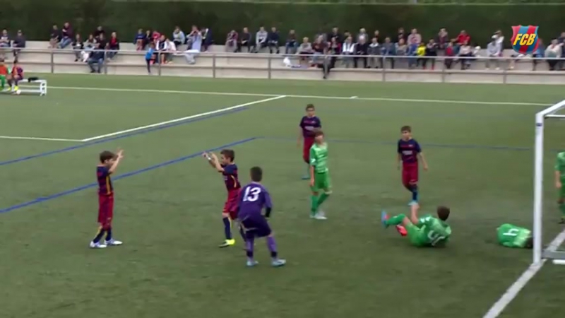 Маленькая барса забила эффектный гол