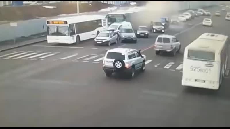 Видео столкновения автобусов дтп в нур султане