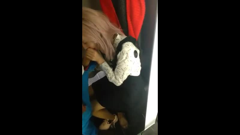 Только не показывай мой маме