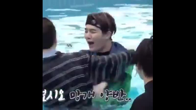 Чимин обнимает юнги и все этим сказано