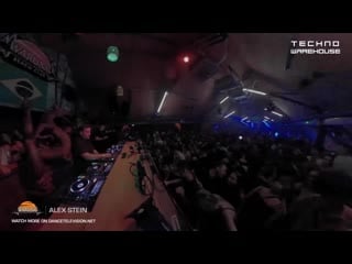 Alex stein warung beach club 2020