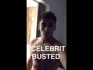 Chris mears показывает себя голенького