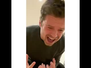 Себастьян стэн поет | sebastian stan sings